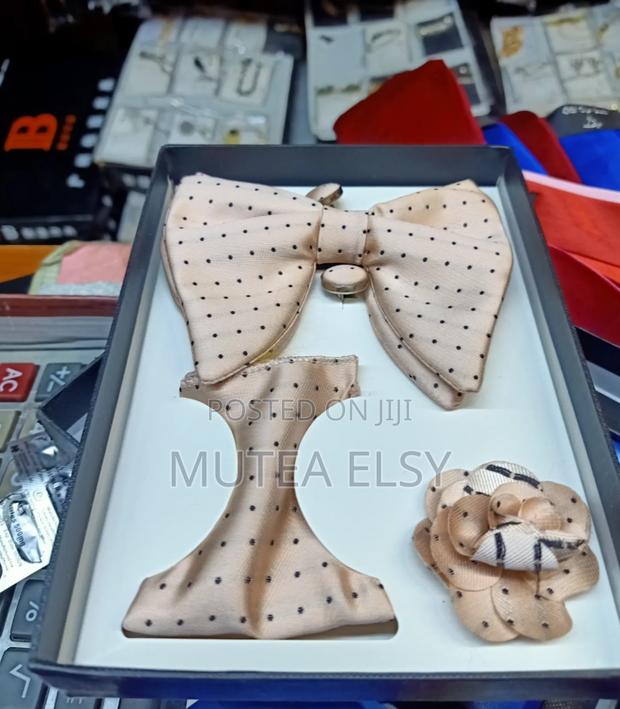 Redwine Light Beige Polycadot Butterfly Bowties Sets - main view