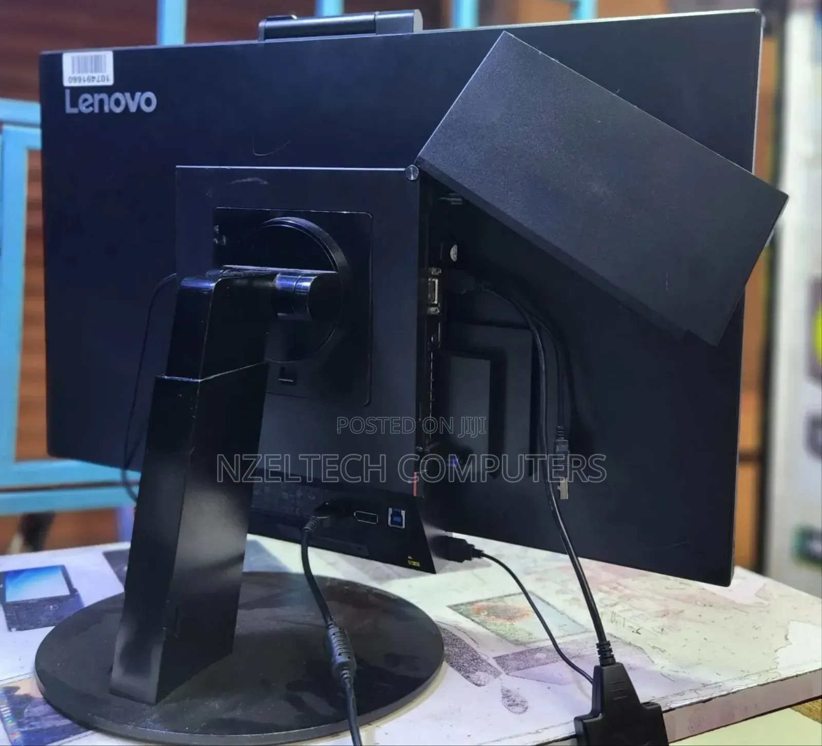 Desktop Computer Lenovo ThinkCentre 24 16GB Intel Core I5 SSD 256GB