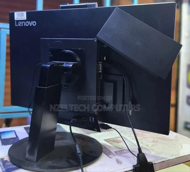 Desktop Computer Lenovo ThinkCentre 24 16GB Intel Core I5 SSD 256GB - thumbnail 3