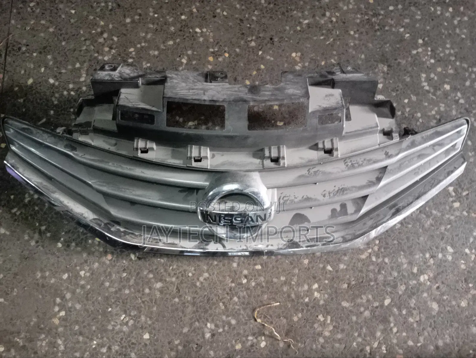 Nisan Note Grill E12