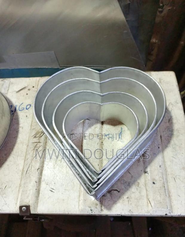 Love Shaped Bakery Tins Set