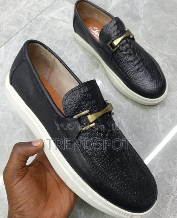 Clarks Smart Casualsizes :40-45 - thumbnail 3