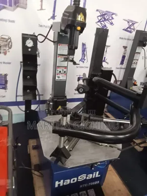 Tyre Changing Machine