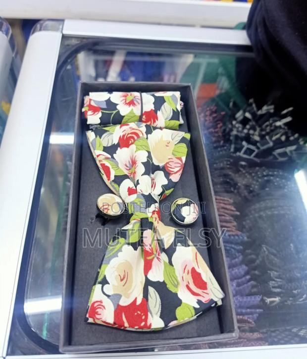 Black,Green Red Floral Bowtie Sets - main view