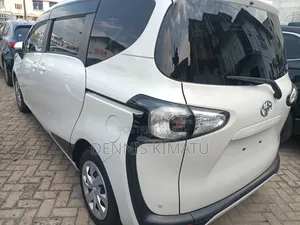 Toyota Sienta 2018 White
