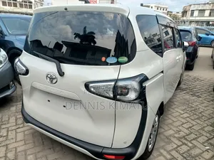 Toyota Sienta 2018 White
