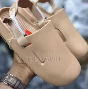 Nike Calm Mules Slides