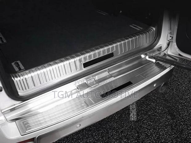 Prado 150 Chrome Boot Panels Set