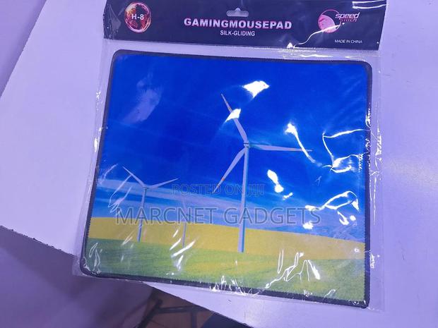 H 8 Cloth Good Quality Mousepad With Different Colors