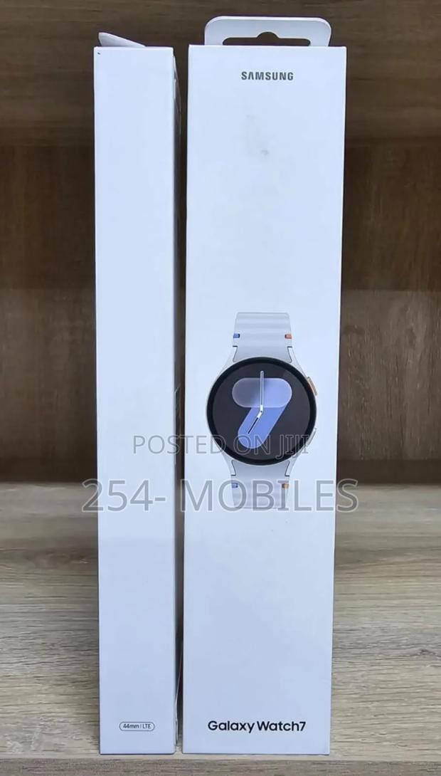 Samsung Galaxy Watch 7 44mm Lte Smartwatch Silver - main view