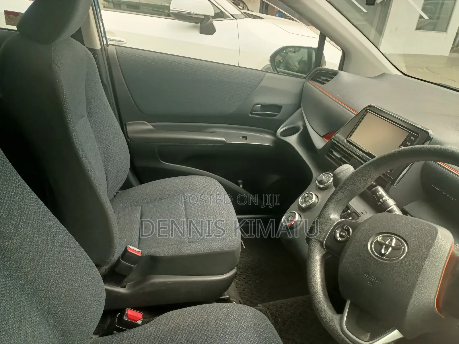 Toyota Sienta 2018 Blue