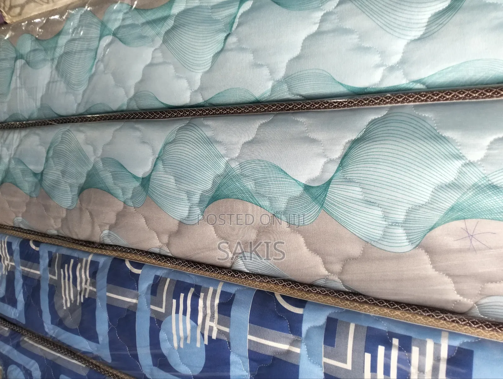 Mazuri? 5 X 6, 8 Inch High Density Quilted Mattresses