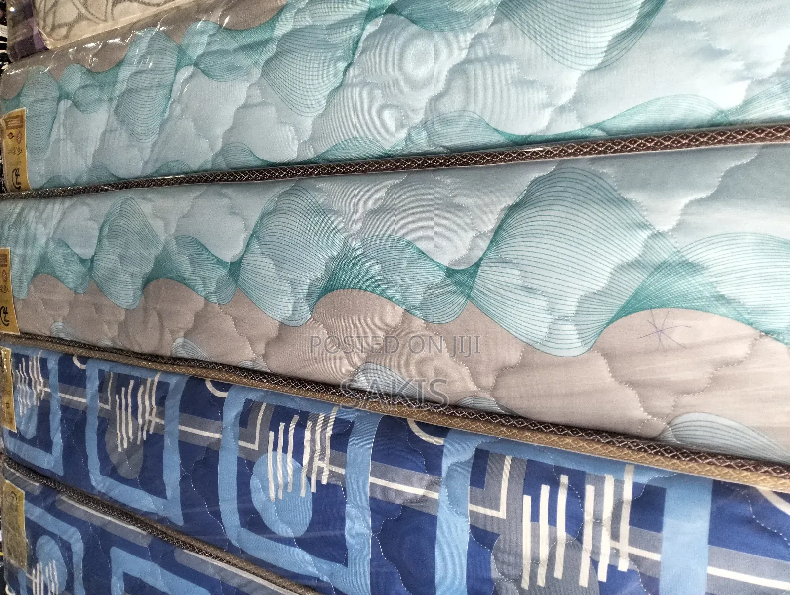 Mazuri? 5 X 6, 8 Inch High Density Quilted Mattresses