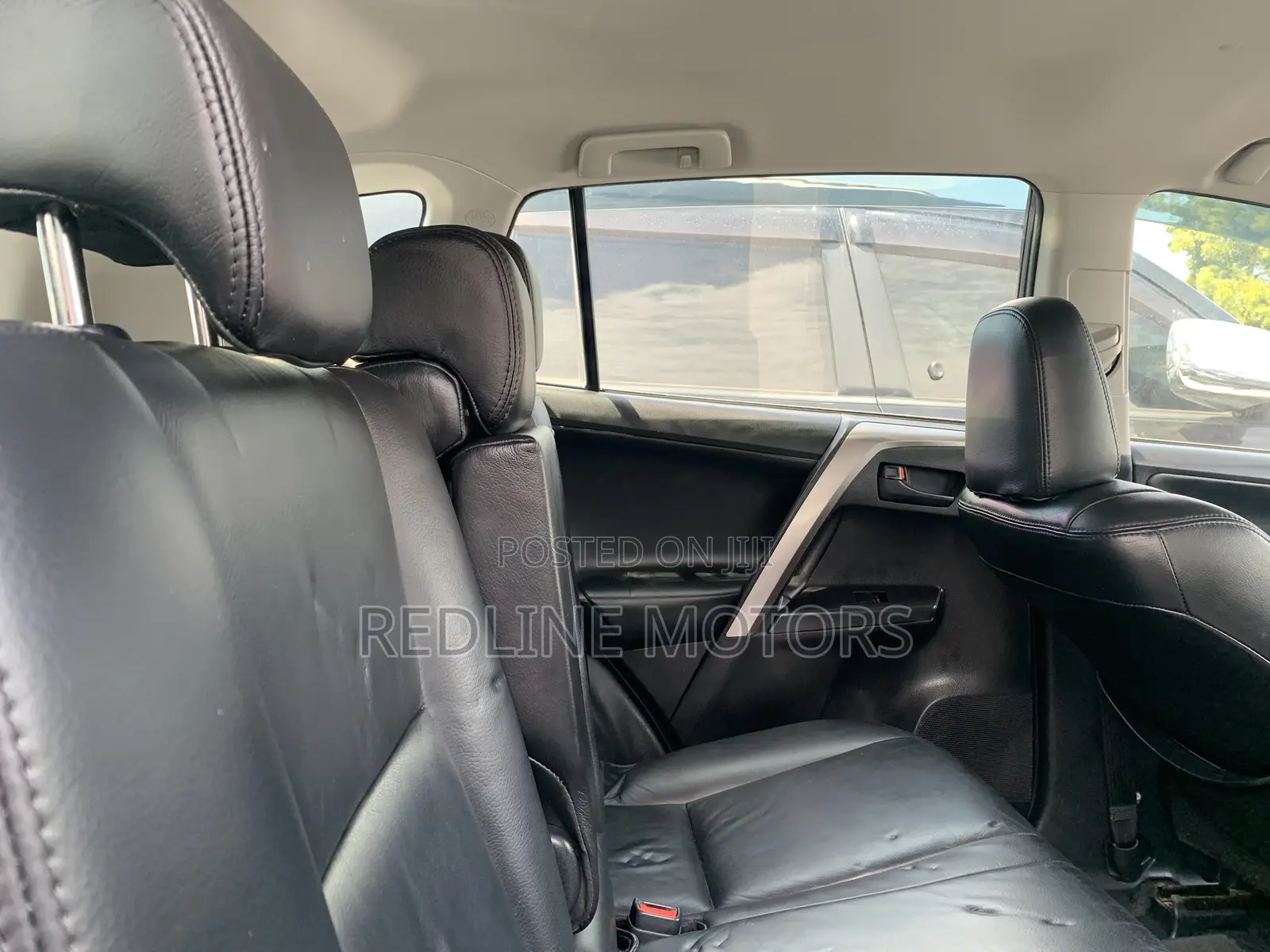 Toyota RAV4 LE FWD (2.5L 4cyl 6A) 2017 Gray