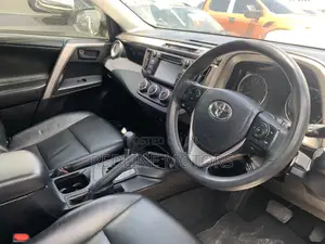 Toyota RAV4 LE FWD (2.5L 4cyl 6A) 2017 Gray