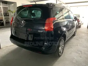 Peugeot 5008 1.2 PureTech Active 2016 Black