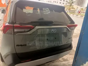 Toyota RAV4 2019 Green