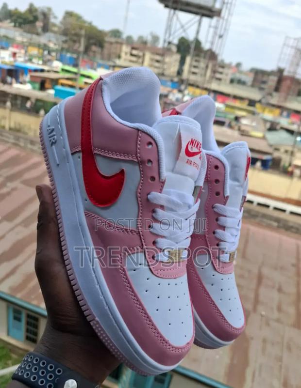 Nike Air Force Is 1 Low Valentine - thumbnail 3