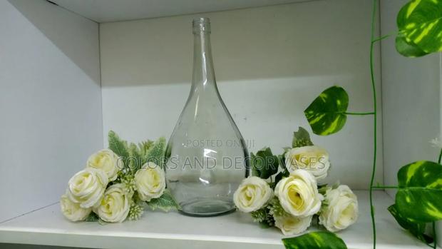 Round Vase Glass With Flowers