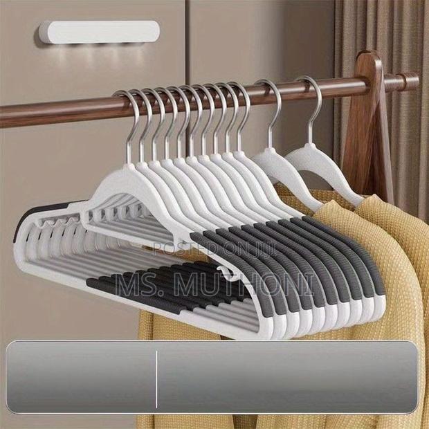 10pcs Household Hangers - thumbnail 2