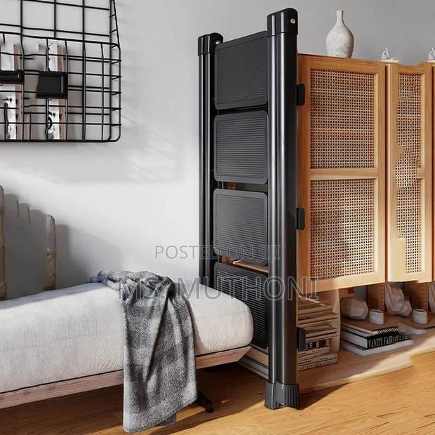 Black Sleek 4 Step Ladder - thumbnail 3