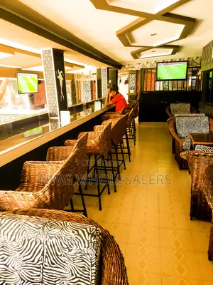 Club/Restaurant