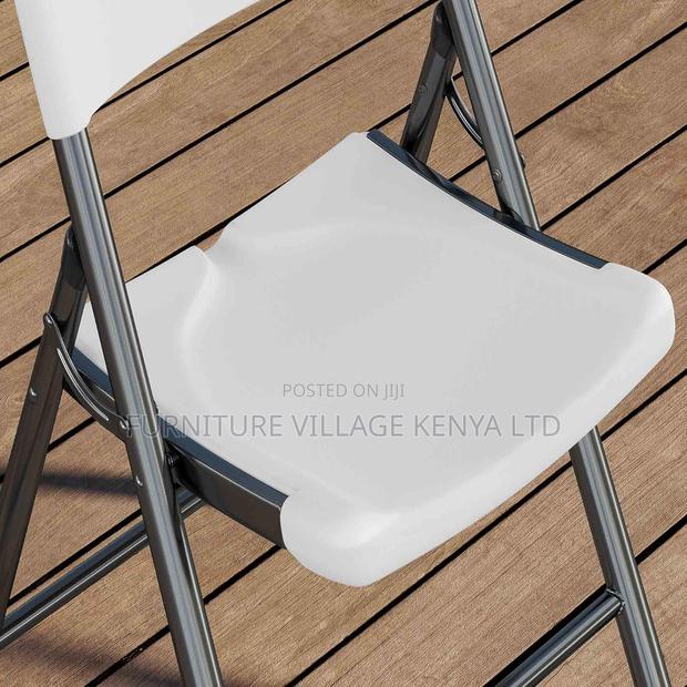 Foldable Chair - thumbnail 3
