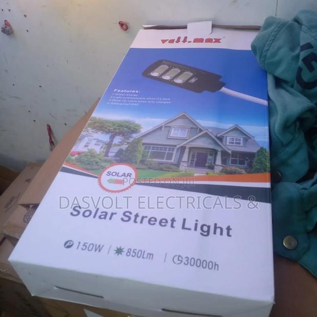 150w Solar Streetlight With Sensor - thumbnail 2