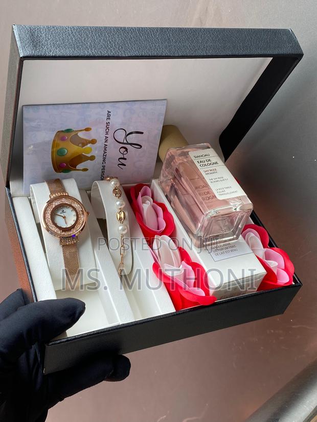 Ladies Perfume /Watch Gift Set - thumbnail 3