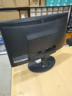19 Stretch Computer Monitor