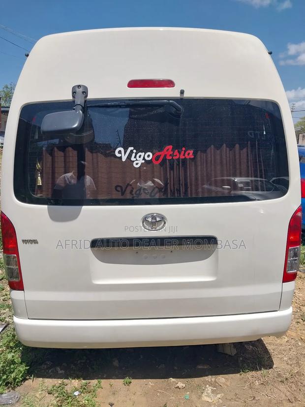 Toyota Grand HiAce 2017 White - thumbnail 4