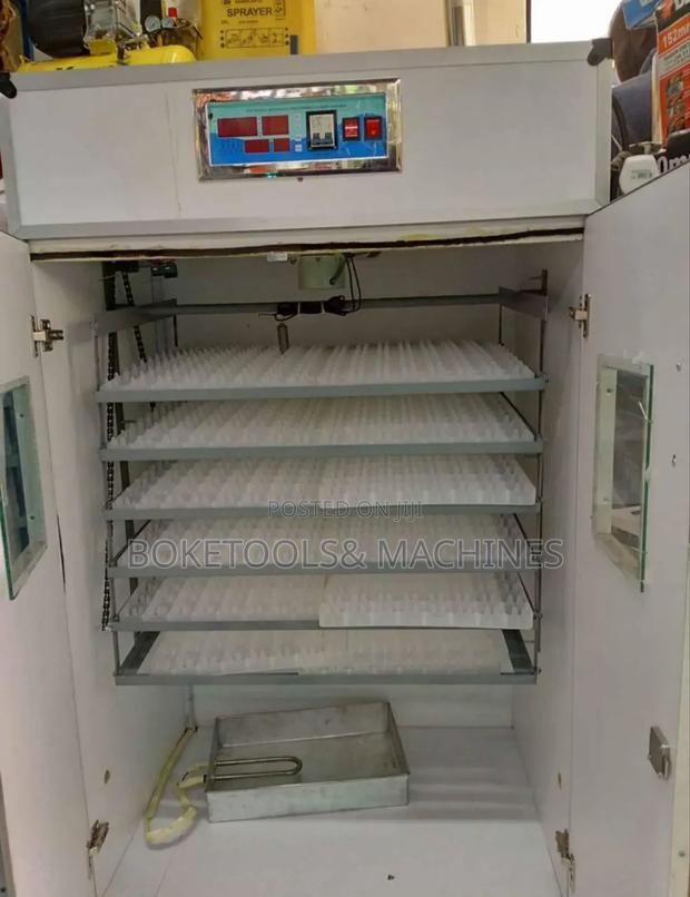 Commercial Ac/Dc 1056 Eggs Incubator - thumbnail 2
