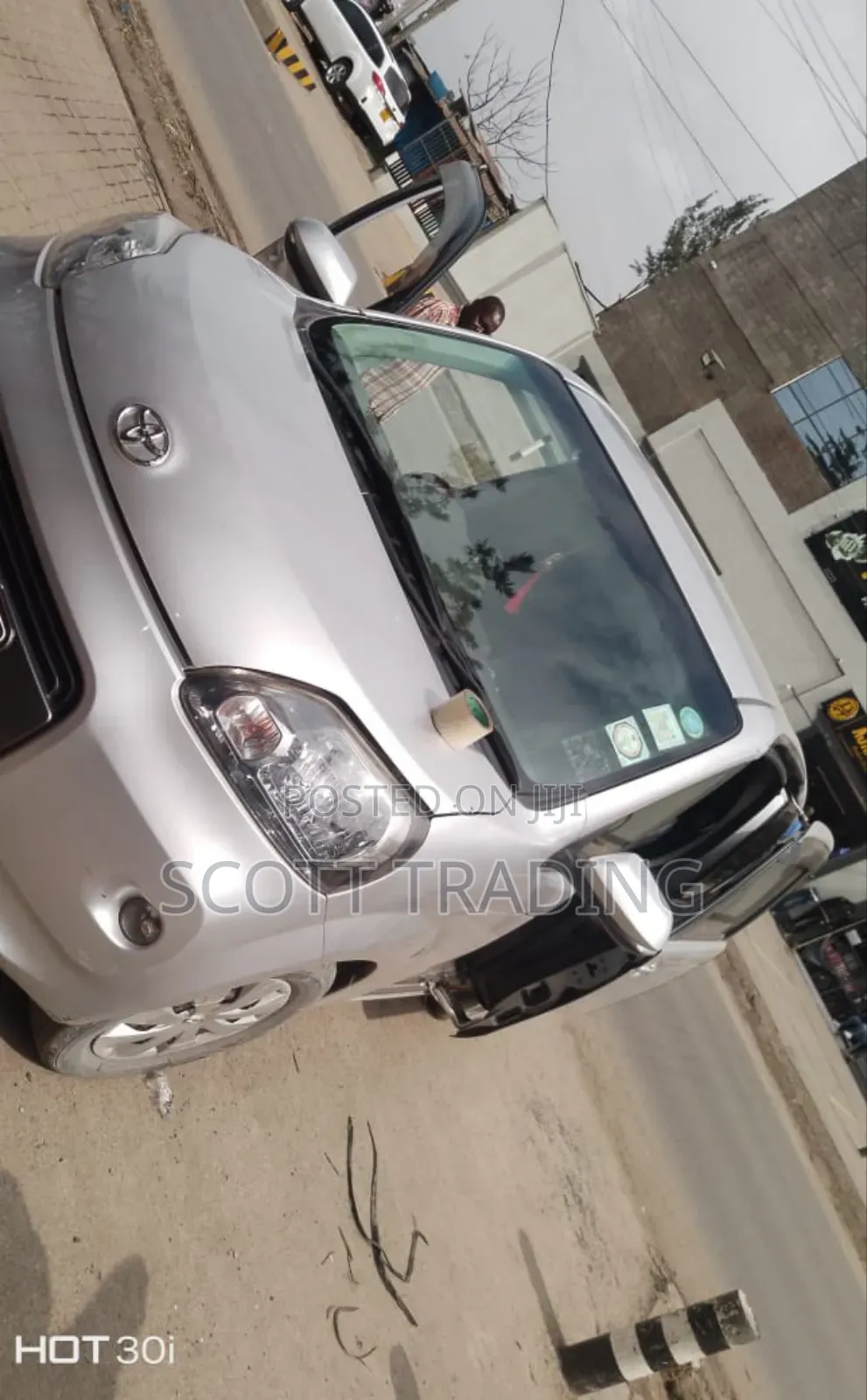 Toyota Spade 2015 Windshield