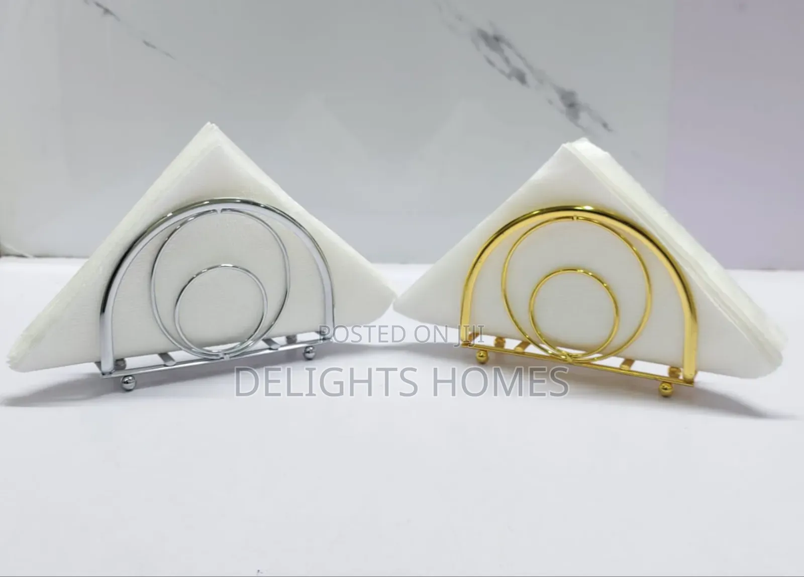 Metallic Serviet Holder