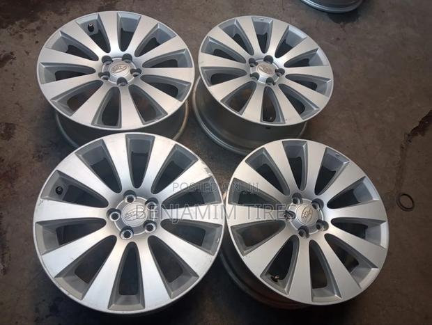 Original Rims 17 Inch Set for Subaru.