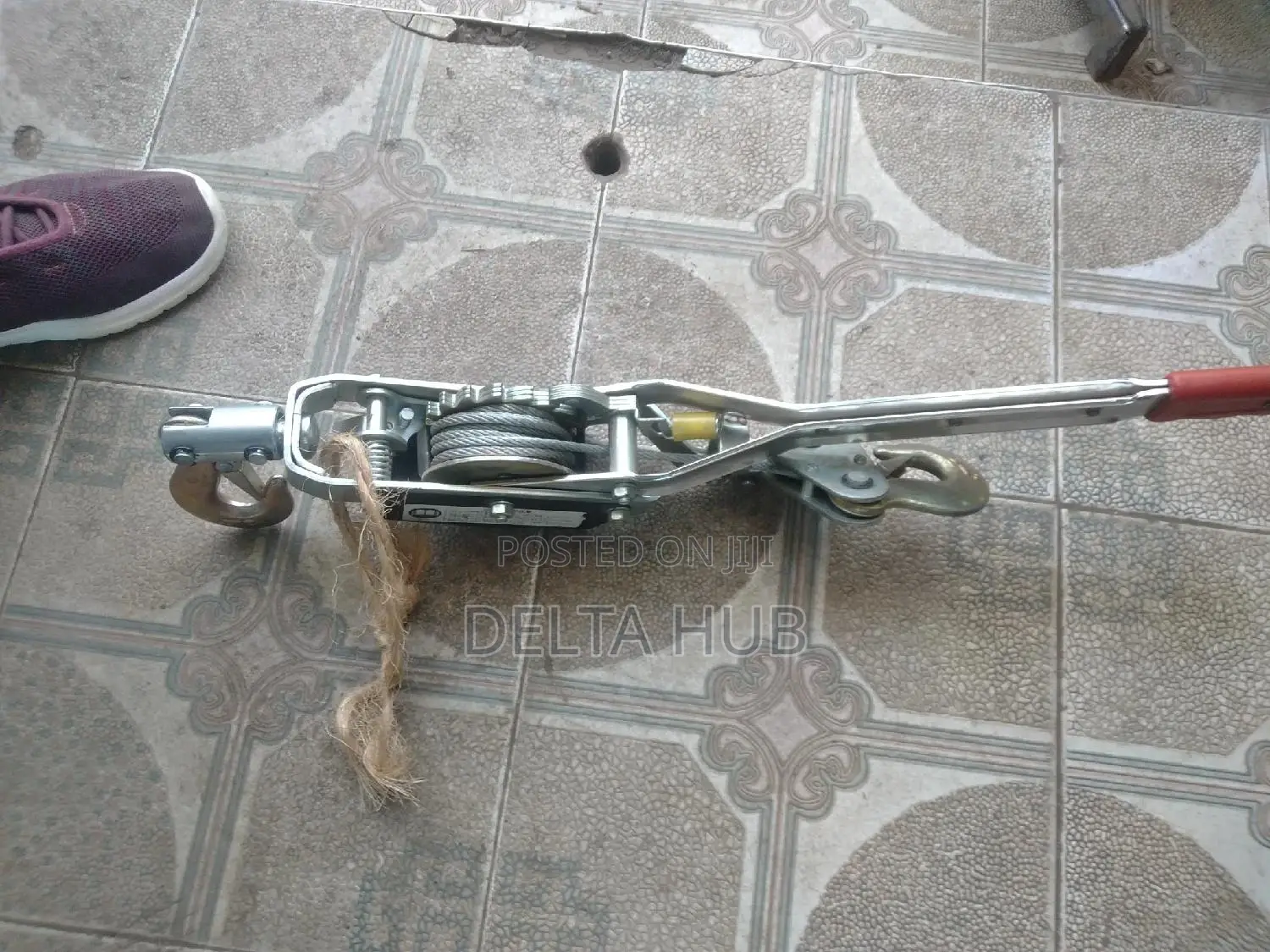 Barbed Wire Strainer