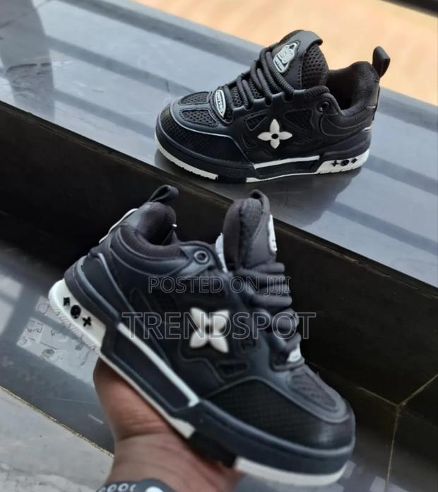 Lv Trainer White !! Kids 30____35 at Ksh2500 - thumbnail 3