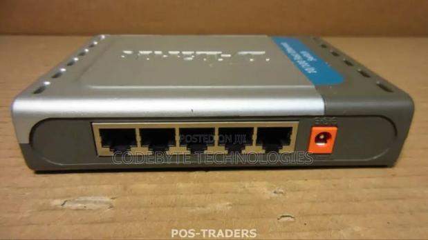 D-Link DES-1005C/B 5 Port 10/100base-T Unmanaged Switch - thumbnail 3