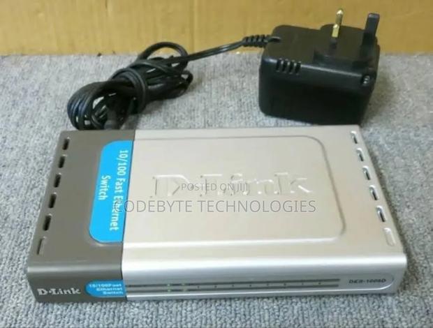 D-Link DES-1008C/B 8 Port 10/100base-T Unmanged Switch - main view