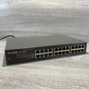 D-Link 24ports 10/100mbps Desktop Switch - thumbnail 2