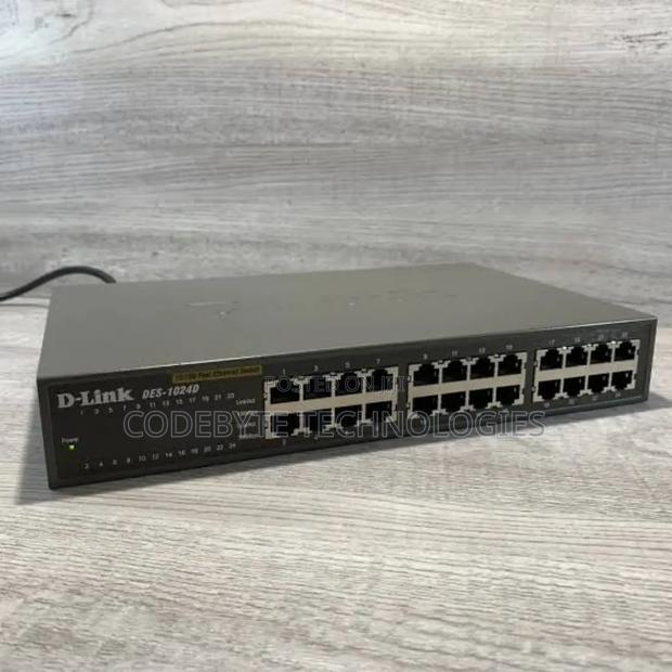 D-Link 24ports 10/100mbps Desktop Switch - main view