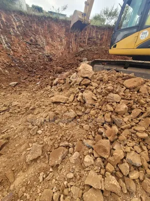 McHongo/Backfilling Materials for Roads Houses
