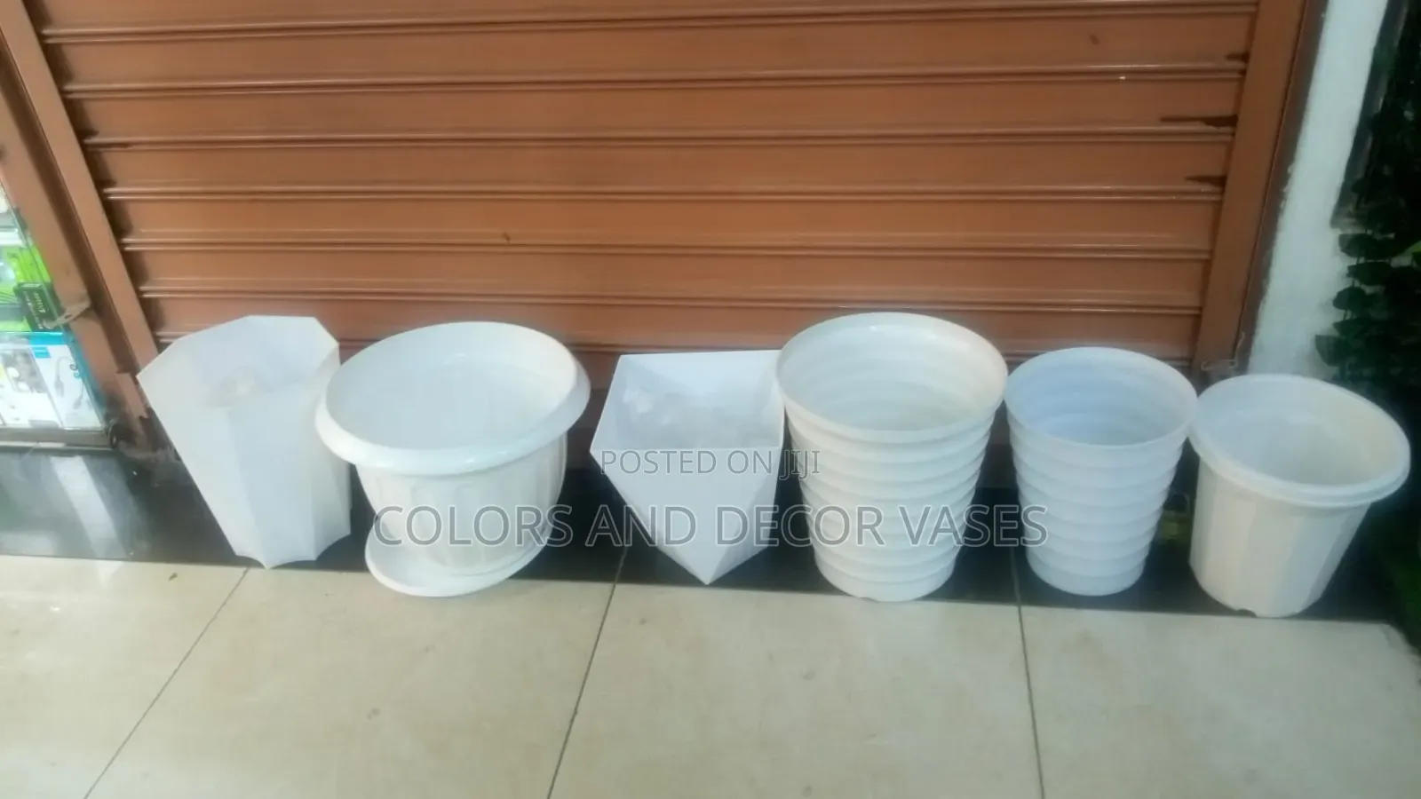 Planters Affordable for Fresh and Artificial Plants