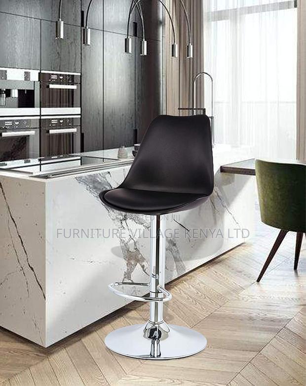 Curvy Kitchen Stool/Bar Stool - thumbnail 4