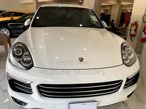 Porsche Cayenne Base AWD 2018 Pearl