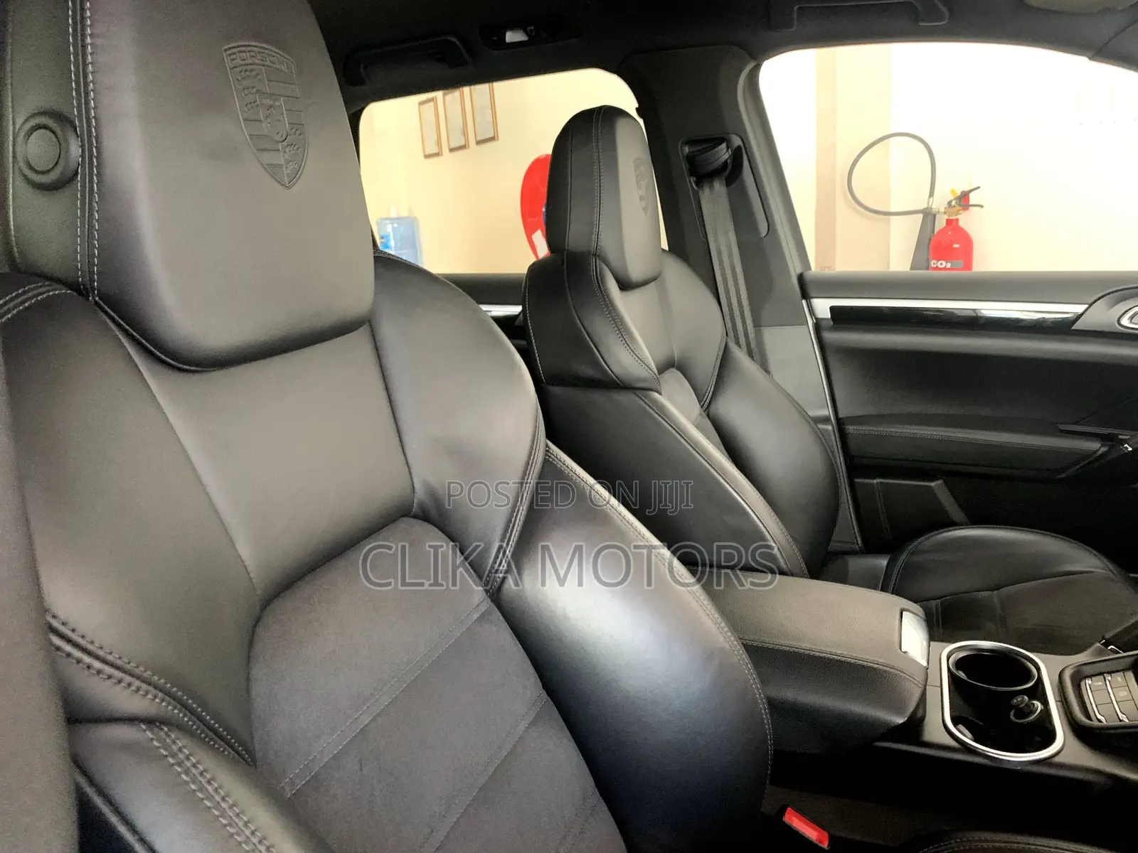 Porsche Cayenne Base AWD 2018 Pearl