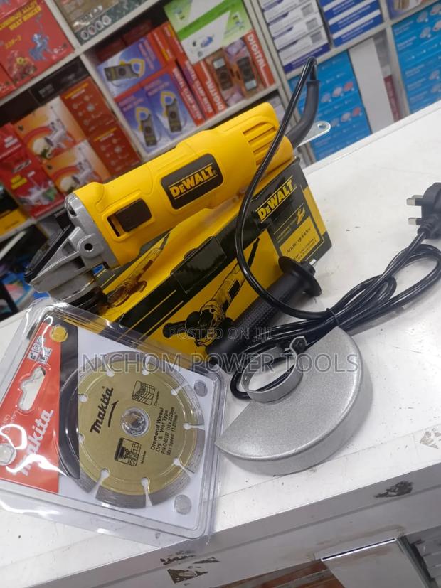 Dewalt 840watts Angle Grinder With Free Diamond Disc - main view