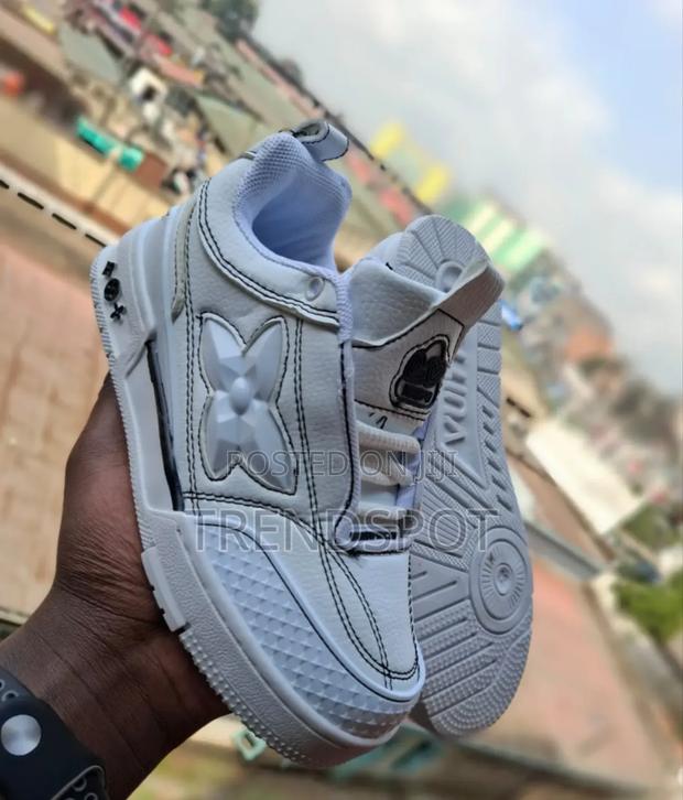 Lv Trainer White ! - thumbnail 3