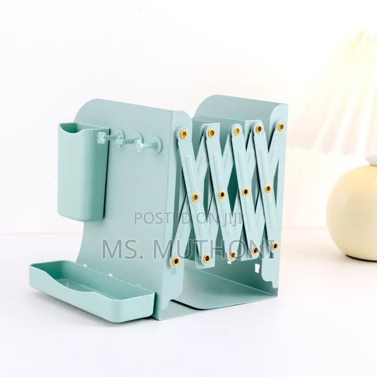 Expandable Metallic Bookshelf