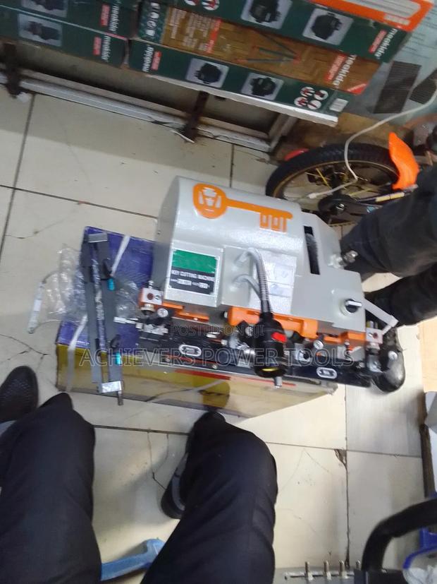 Key Duplicating Machine/Key Cutting Machine - main view